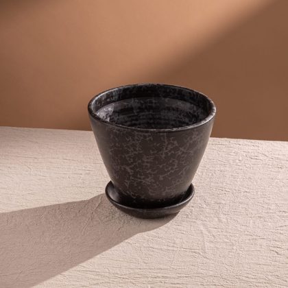 Maceta Boleada 23x25cm con Bajoplato-Negro y Lumbre